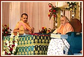 Swamishri performs his morning puja on the main stage 