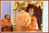 Pujya Mahant Swami engaged in the pratishtha rituals of Shri Shastriji Maharaj