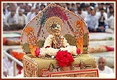 Shri Harikrishna Maharaj adorned for the event