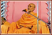 Pujya Mahant Swami narrates his memories about Yogiji Maharaj