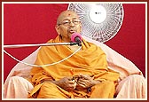 Pujya Tyagvallabh Swami narrates incidents of Yogiji Maharaj