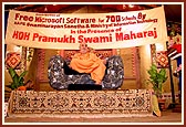 Pramukh Swami Maharaj blesses the assembly