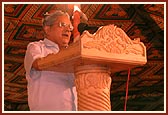 Shri Laxminarayanan addresses the assembly
