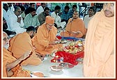 Pujya Kothari Swami performs the mahapuja ceremony for the inauguration of the Swaminarayan mandir in Nasik