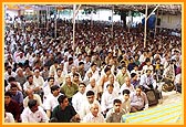 Devotees during Chopda pujan