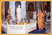Swamishri circumambulating the murti of Yogiji Maharaj 