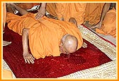 Swamishri prostrates in Smurti Mandir