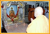 Swamishri engaged in darshan at Yogiji Maharaj's room