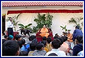 Swamishri listens to the activities of the chhatralay