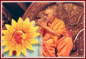 Swamishri bows to all after his morning puja  