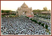 The celebration assembly begins in the presence of 20,000 children 