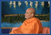 Pujya Viveksagar Swami during the assembly