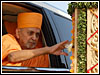 Swamishri Performs Pujan of First Pillar BAPS Swaminarayan Mandir, Jamnagar, India