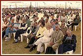 Devotees in the pratishtha assembly