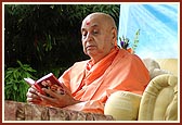 Swamishri's morning puja