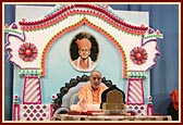 Swamishri performs his morning puja