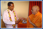 President of Tanzania, Jakaya M Kikwete, welcomes Swamishri