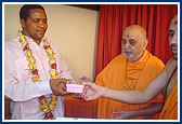 President of Tanzania, Jakaya M Kikwete, welcomes Swamishri