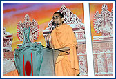 In the evening satsang assembly sadhus and devotees presented a kirtan aradhana