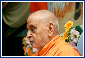 Swamishri's morning puja in the mandir hall