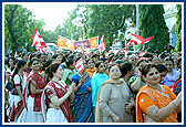 To sanctify the city of Dar-es-Salaam a grand procession of deities was carried out in beautiful floats by sadhus and devotees on the day before the murti-pratishtha rituals