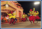 BAPS youths perform a welcome dance