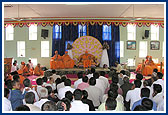 Swamishri in an assemlby at Kampala Mandir on his arrival