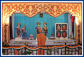 ... performs murti-pratishtha arti