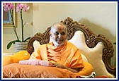 Divine moods of Swamishri 