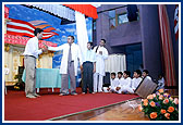 In the evening satsang assembly BAPS youths and children from Nakuru, Eldoret, Nairobi, Kisumu, Kericho and Kakamega chapters perform a drama before Swamishri