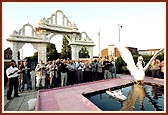 Senior devotees performing 4th Arti