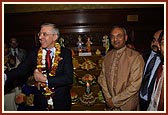 The Foreign Secretary Jack Straw at the Annakut offerings