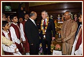 The Foreign Secretary Jack Straw at the Annakut offerings