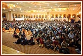 Devotees during the assembly