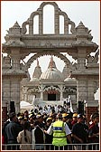 Devotees starting the Walk in front of the Mandir 