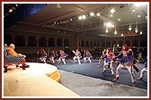 ‘Mare angale Swami padharya…’ A welcome dance performed by 42 balaks and kishores amidst the regal palace background