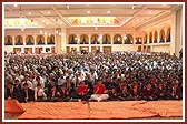 Haribhaktos in the Haveli eagerly awaiting Pramukh Swami Maharaj to the swagat sabha