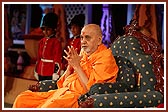 Swamishri’s morning puja