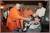 Swamishri meets a wide range of devotees and well-wishers