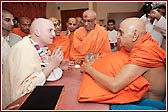 Swamishri meets a wide range of devotees and well-wishers