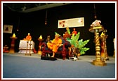Swamishri at the opening of the Shibir