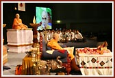 Swamishri performing his morning puja