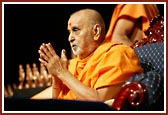 Swamishri greets all the devotees at the end of puja