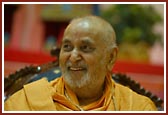 Swamishri in joyful mood during the Shibir