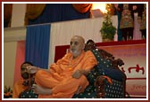 Swamishri gave his blessings through actions