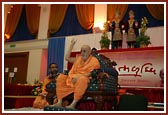 Swamishri gave his blessings through actions