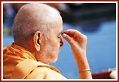Swamishri during puja