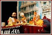 Swamishri during puja
