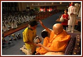 Swamishri launches the Pramukh Cup