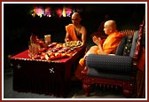 Swamishri performing puja